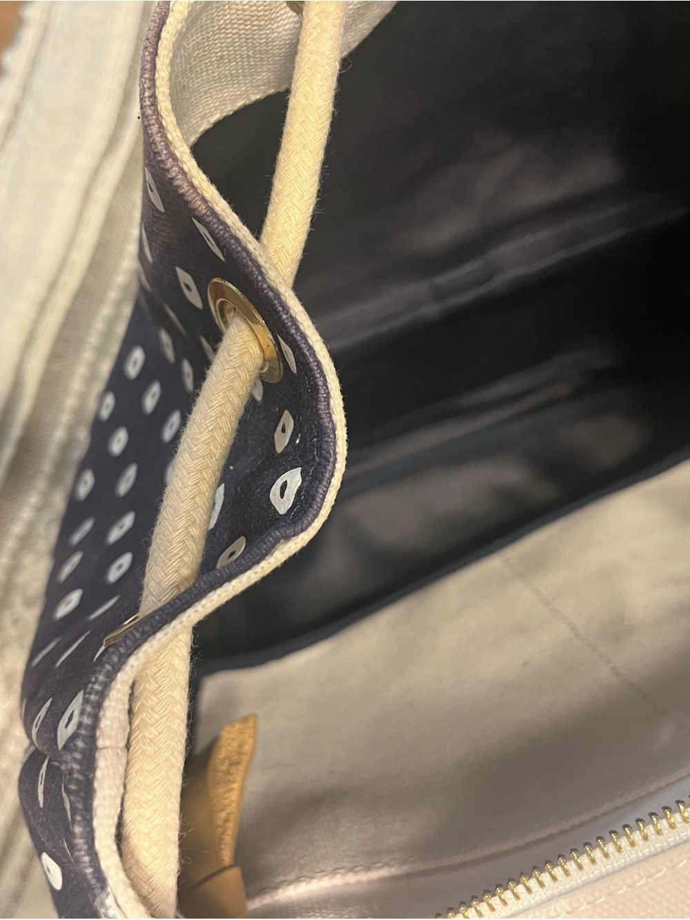 Vineyard Vines Navy and White Patterned Rope-Draw Backpack - Picture 5 of 9